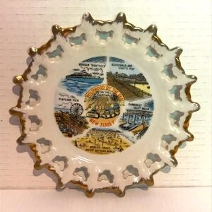 Vintage Wildwood By The Sea New Jersey Souvenir Decorative Plate.